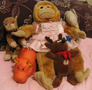 Here is the Tall Tales Club - back row, left, Tigger, then me, Ruby, on right, Babby; fronnt row to left Miss Piggy and in middle Moosie. The Teddy Bears were busy that Day.